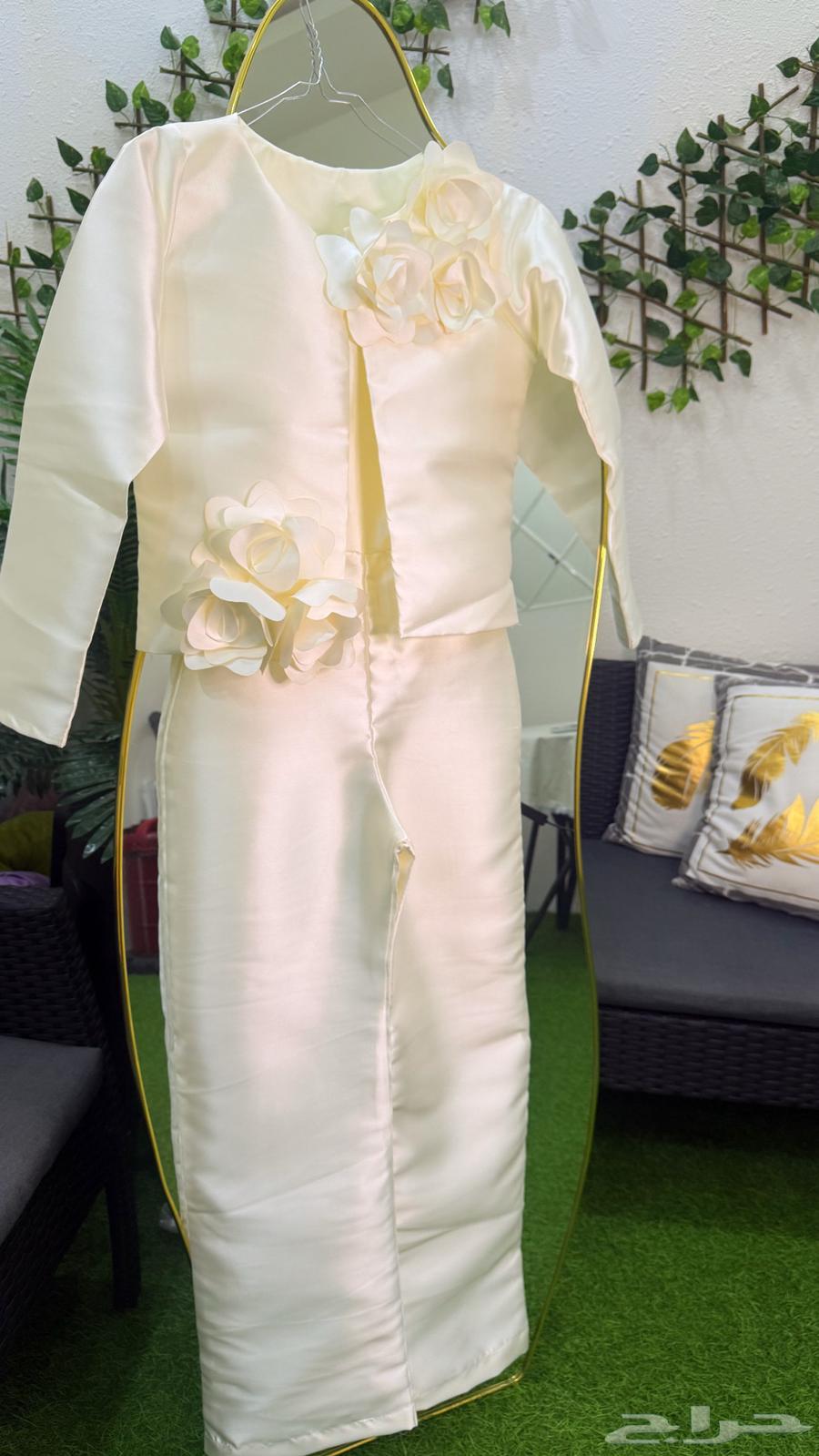 A new jumpsuit for sale63165432740995111