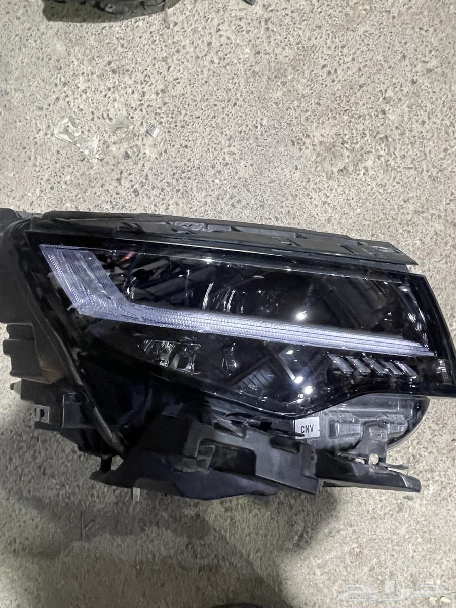Original Jili Okavango right headlight model 2022-2023, genuine and brand new.63242726371201112