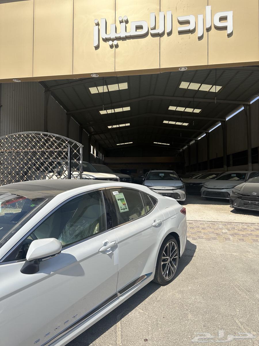 Special offer for 2025 Camry LE Hybrid with panoramic roof, Saudi version63242723439363111