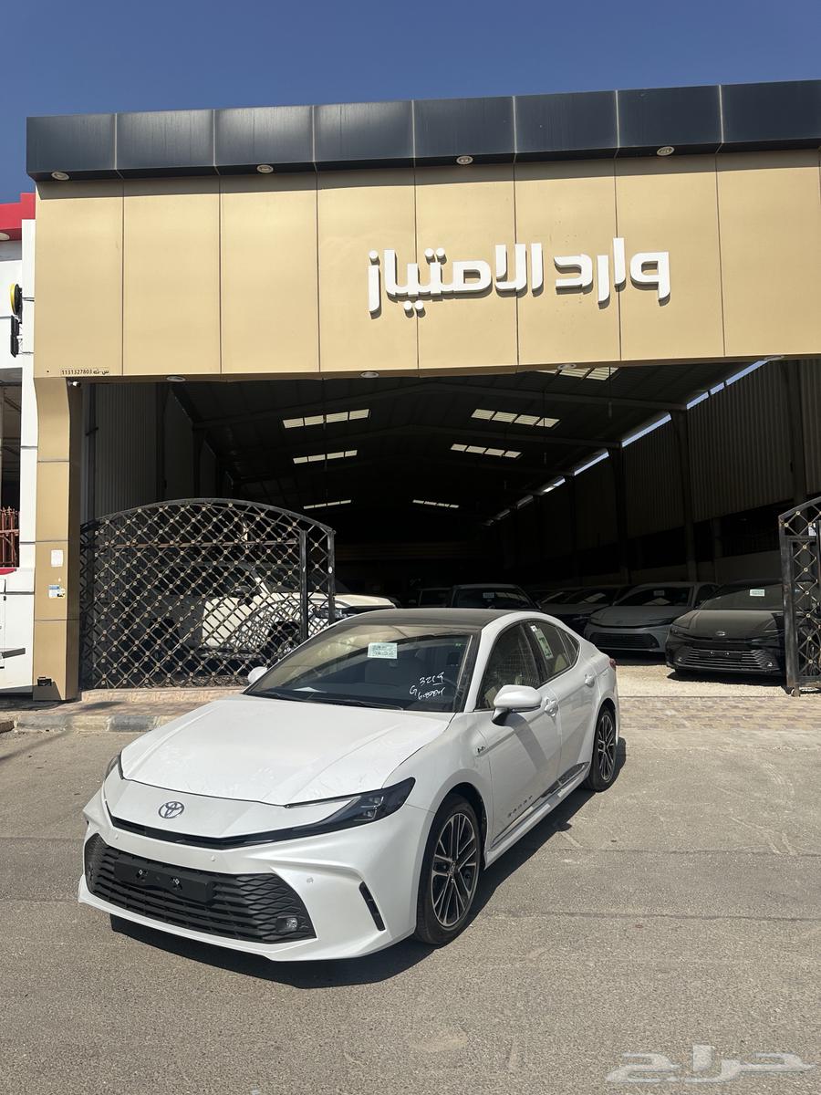 Special offer for 2025 Camry LE Hybrid with panoramic roof, Saudi version632427234393631121