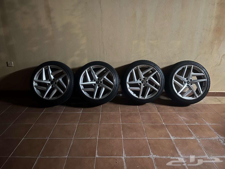 Jenoot Khan with the tires, used for only one month632432335856671129