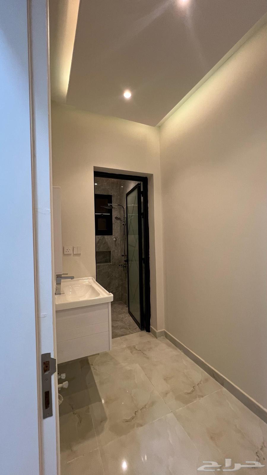 Luxury role63009596227713111