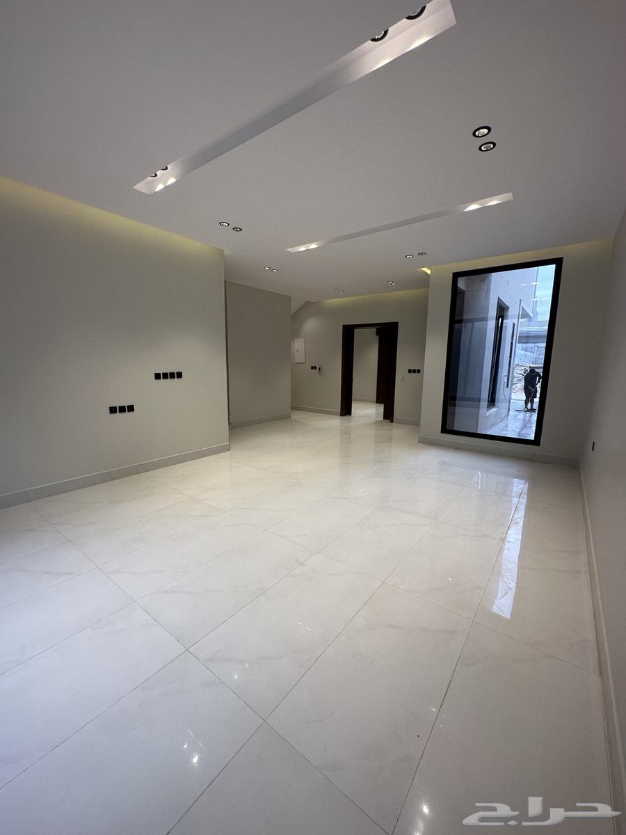 For sale: 3 villas in Al-Rimal neighborhood, area 225 m², two floors and an annex.63009596074882114