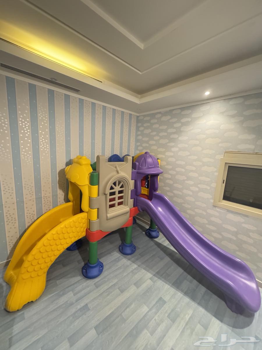 Children's slide and game center from quitele company63158534731778114