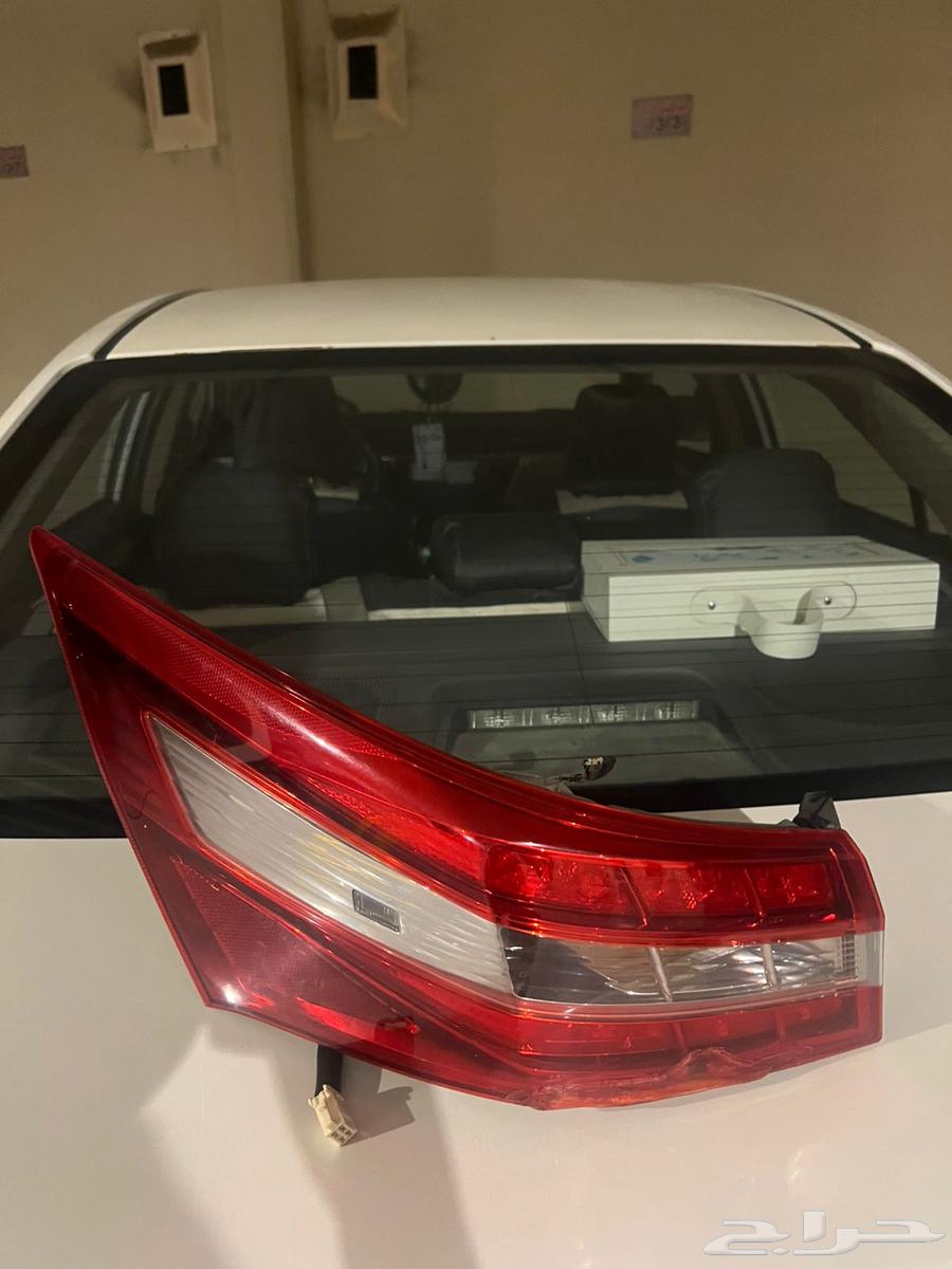 Seat backrest 2016 behind left corner63233691692035111