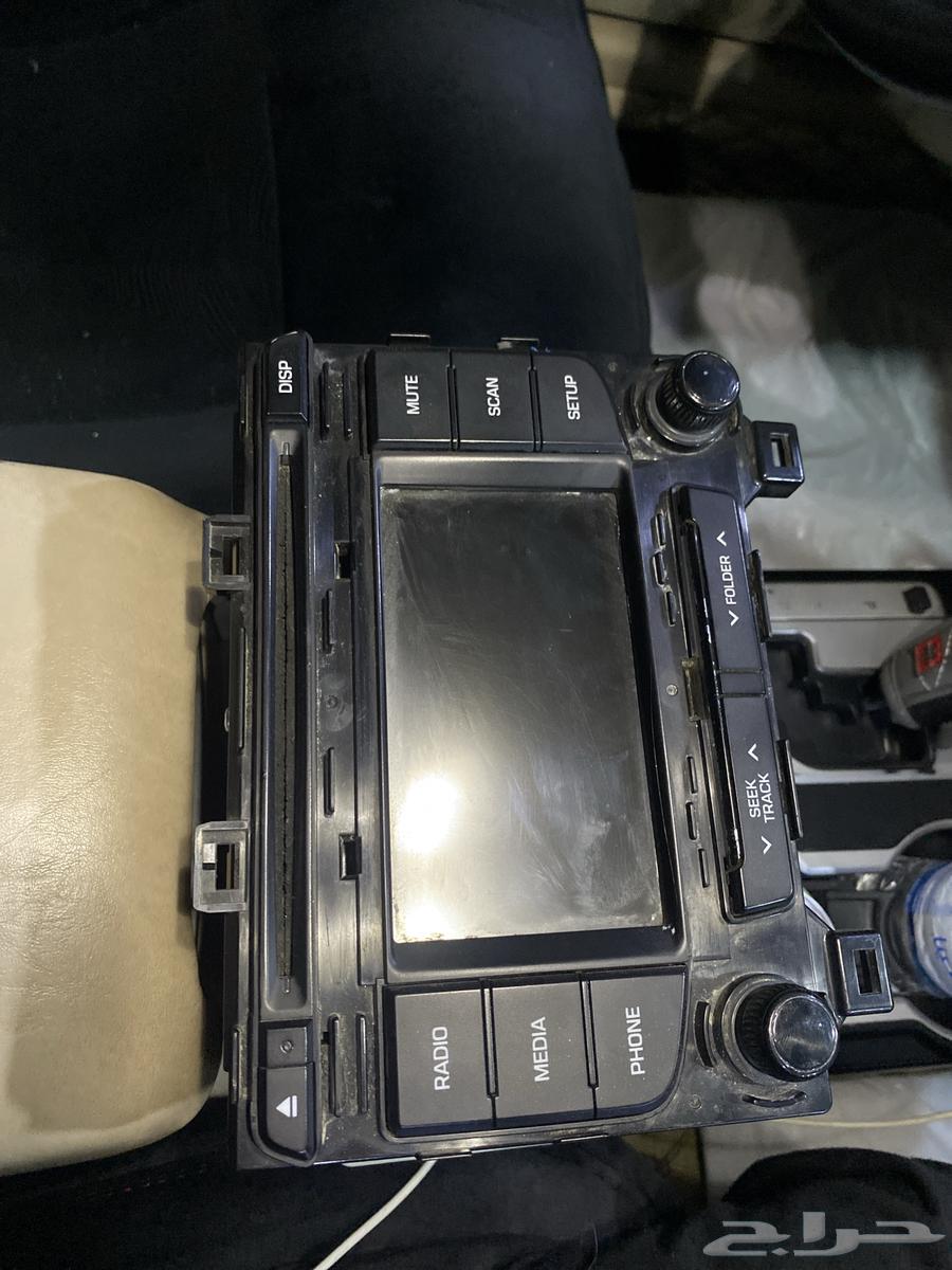 The Sonata screen at the agency supports the camera with high clarity.632341638956821111