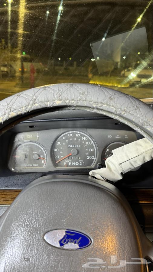 Ford Crown Victoria, almost stored, first display in 2004, never been displayed63616154758785114