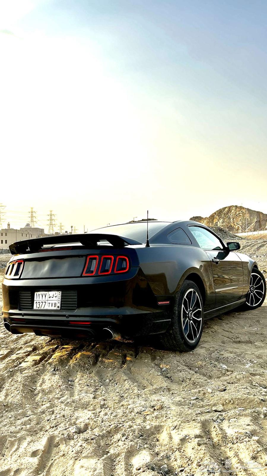 Mustang 2013 v6 black632302275324191126