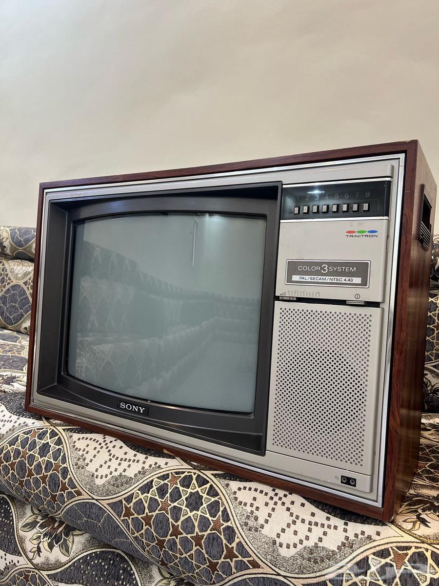 A Sony-manufactured television is an antique piece.63152986489346119