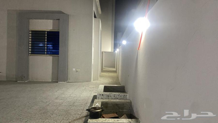 ابها  فله دور ارضي تجاري سكني شارع 8063009719324801113