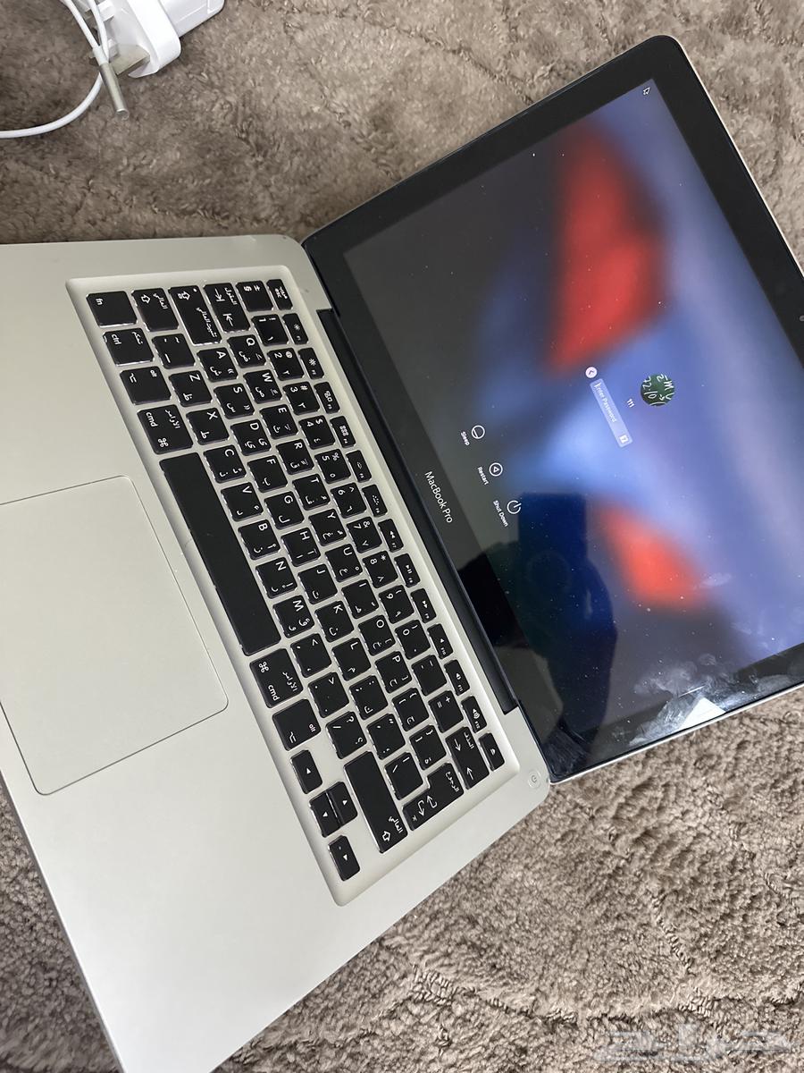 Apple laptop with OS X El Capitan63154354792835113