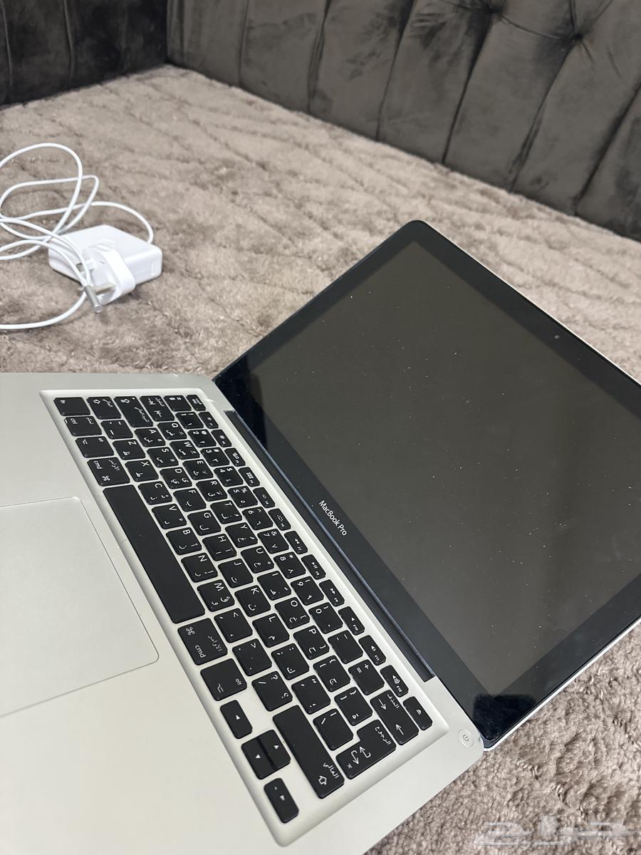 Apple laptop with OS X El Capitan63154354792835111