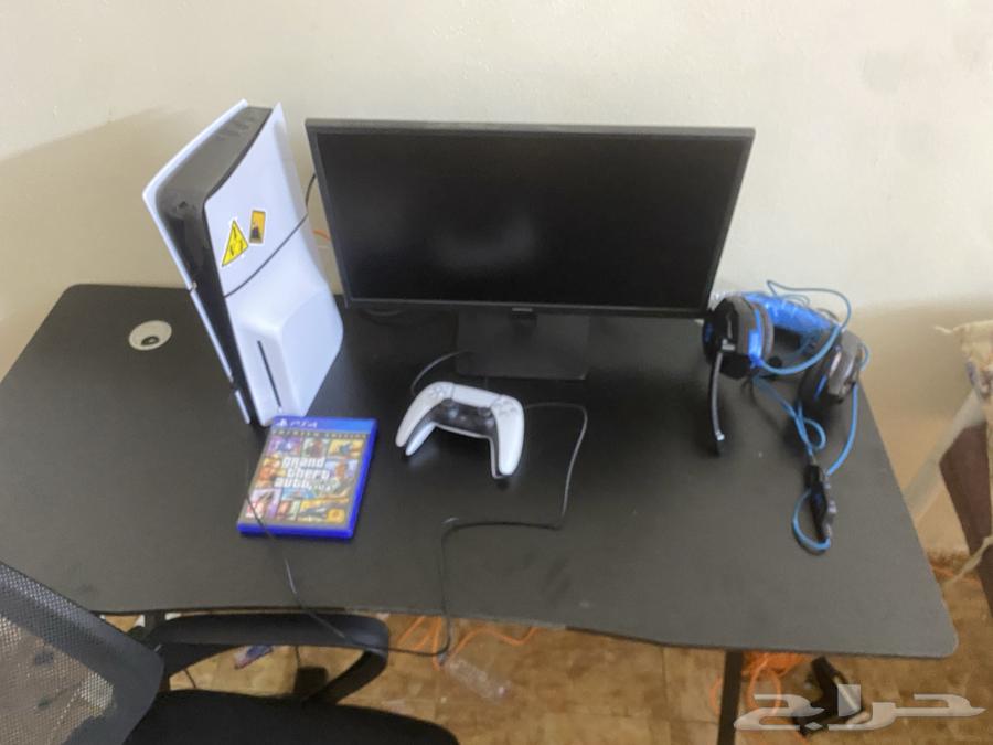 Station Five, one hand, grand tape, full office63228873718017114