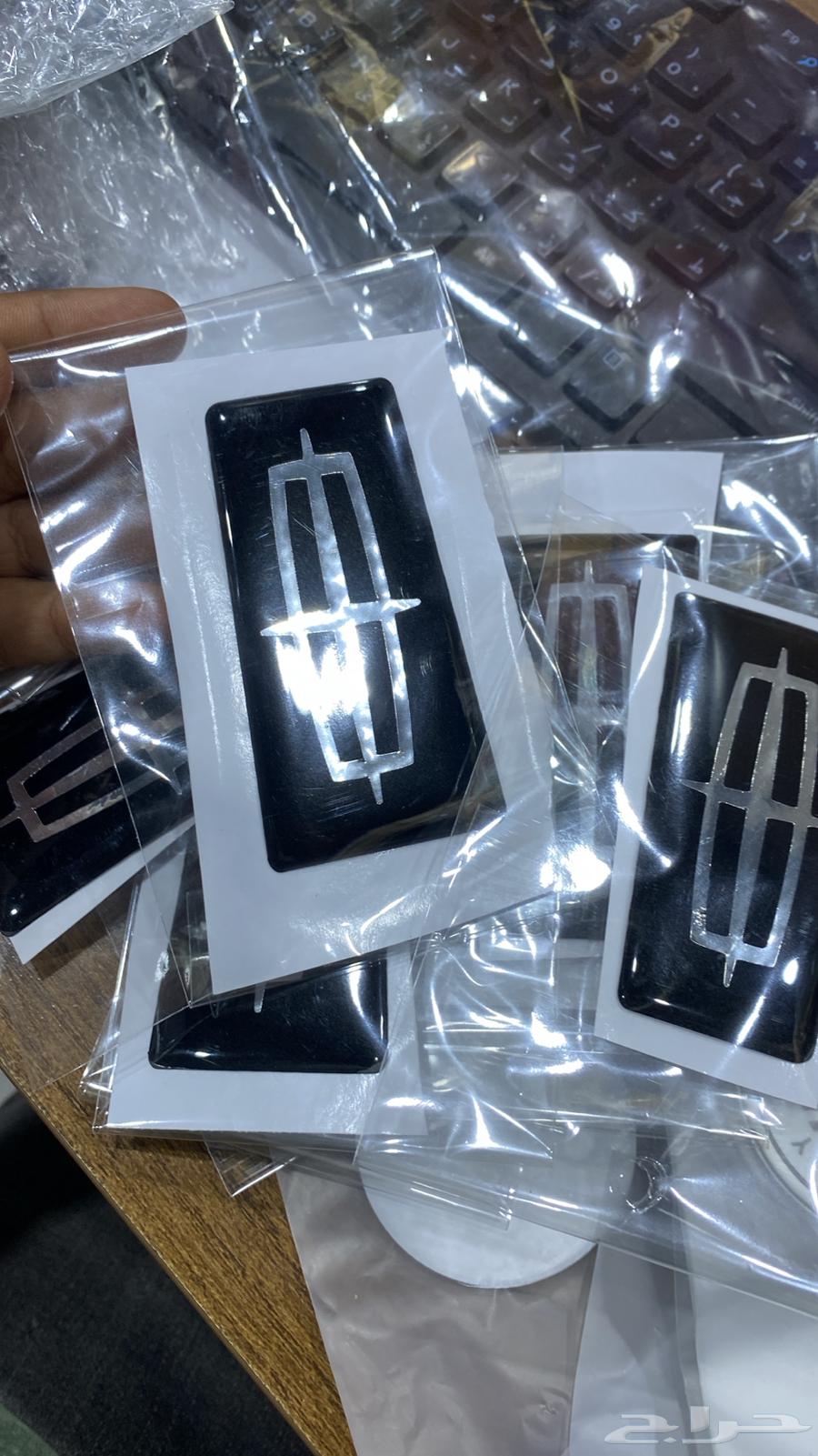 Lincoln Town Car 2003-2010 mesh emblem63223871669122111