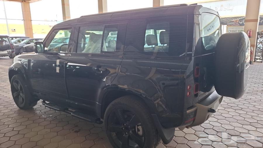 Defender Black inside the 2025 model63222355058945112