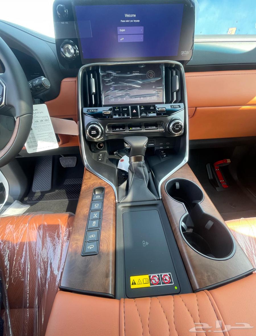 جيب لكزس VIP موديل 2025 بريمي لون ابيض63224378452097114