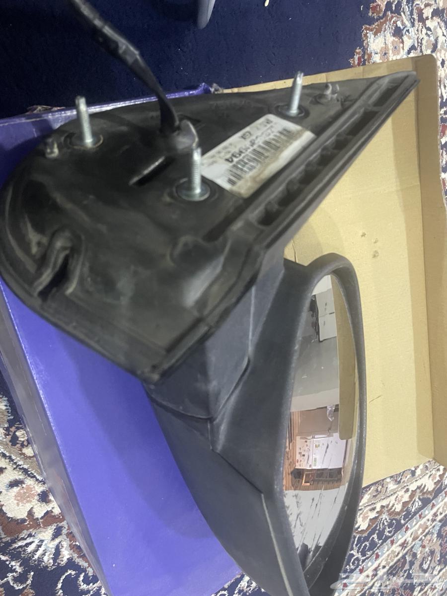 Right side mirror for a 2014 Tahoe car63227322039298112