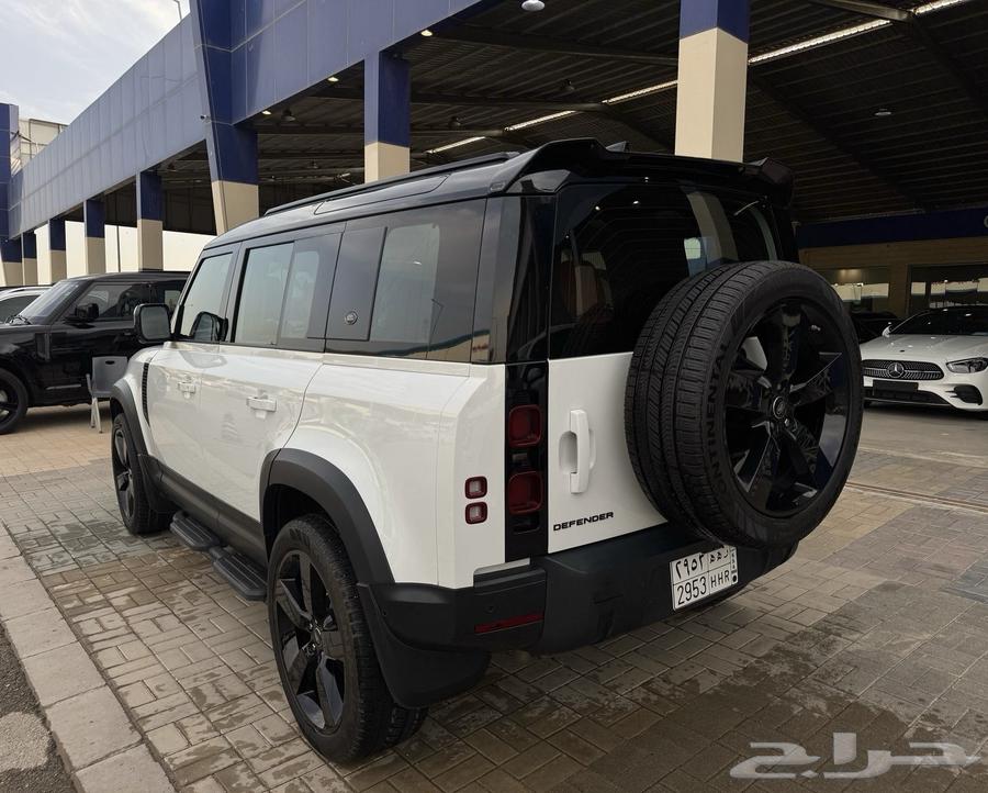(( تم البيع )) لاند روفر ديفندر 110 HSE V6 202063224365436545113