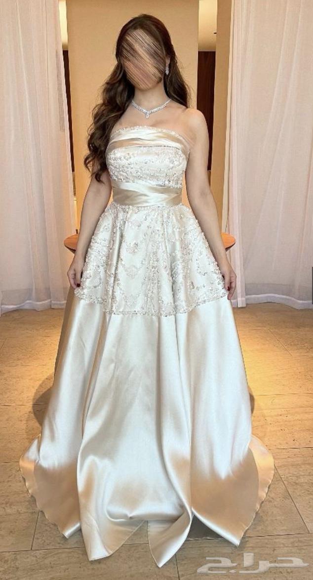 A dress for sale, used but like new63150232411523111