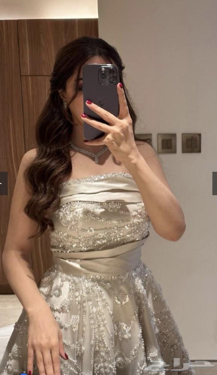 A dress for sale, used but like new63150232411523112