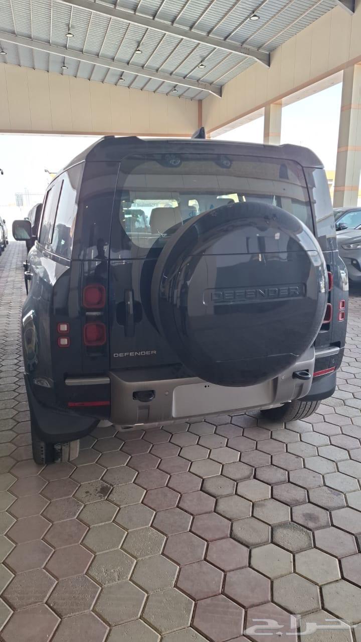Defender Black inside the 2025 model63222355058945113