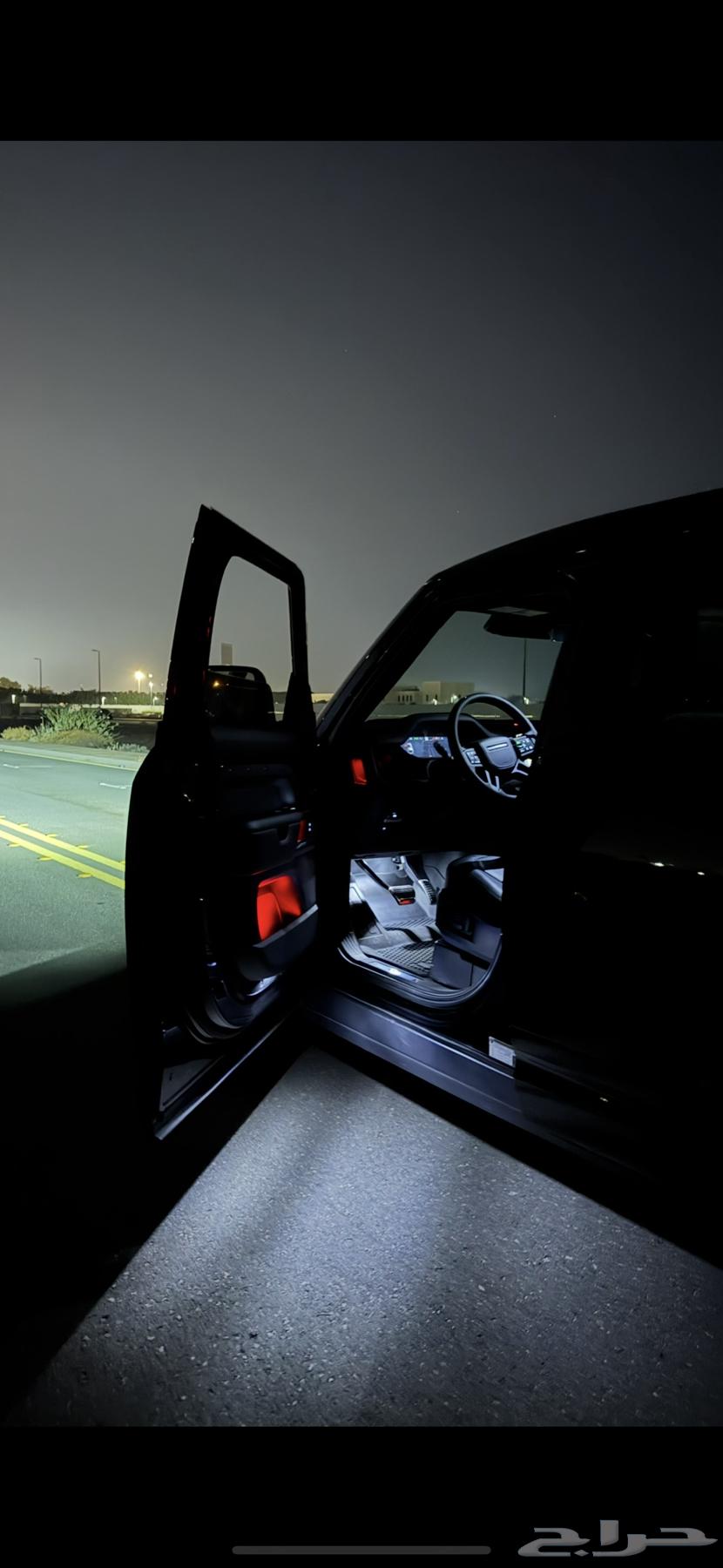 Defender V8 Supercharged 2030 Black Edition63223373071361111