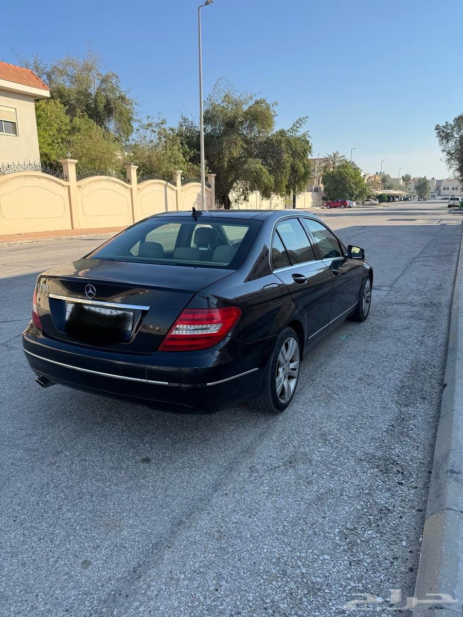 Okay, 100 and 2,000 kilometers (10,200), one owner, Jafali.63223405303811114