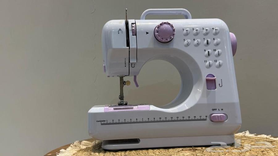 Portable sewing machine 505 with foot pedal63149318453506114