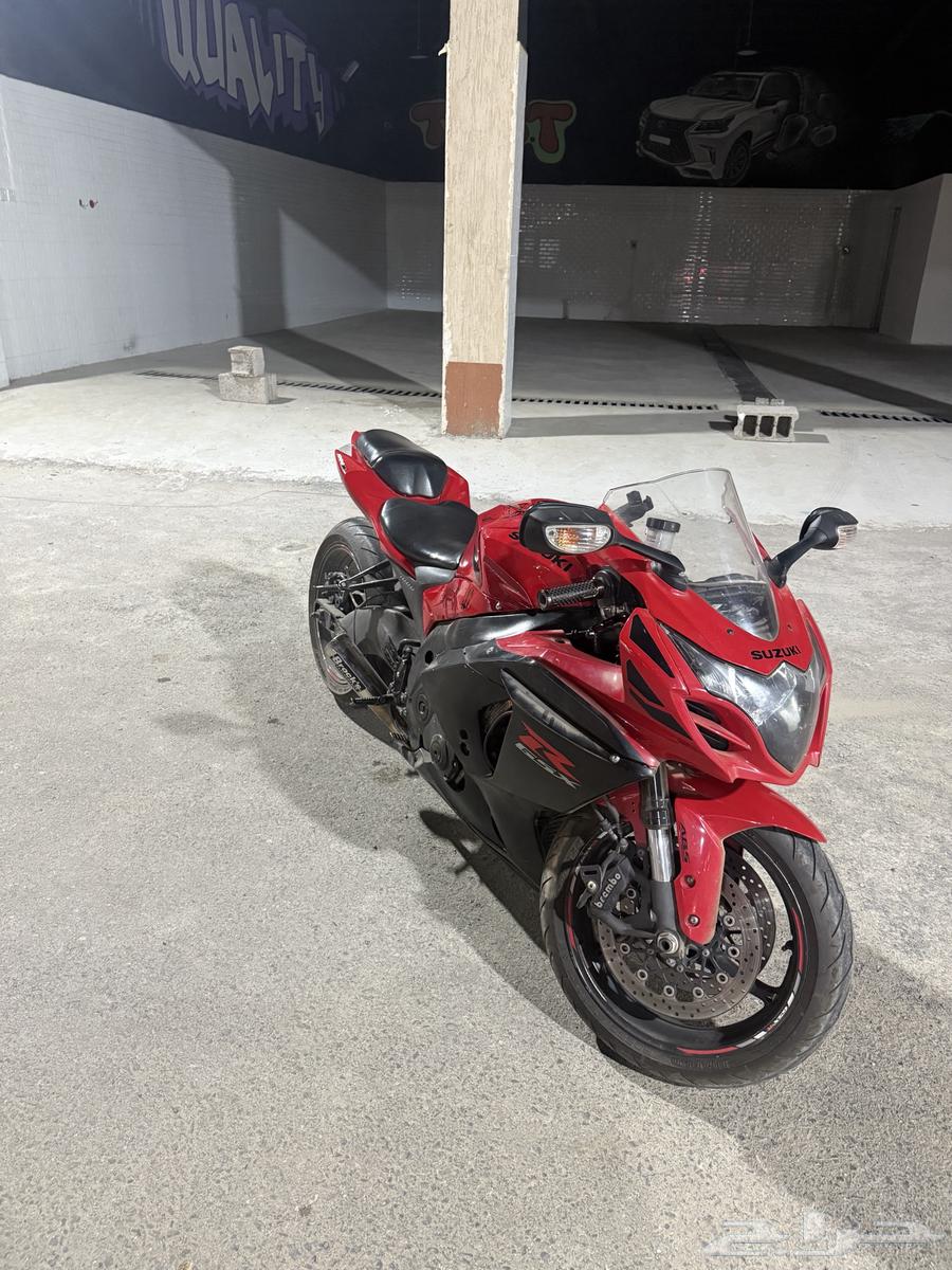 Suzuki 1000 motorcycle63224892829187113