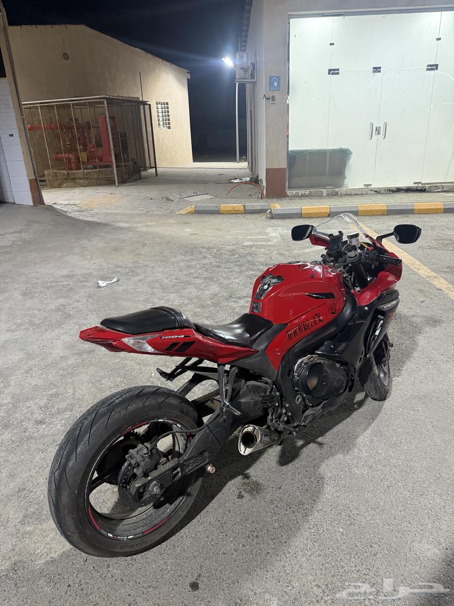Suzuki 1000 motorcycle63224892829187114