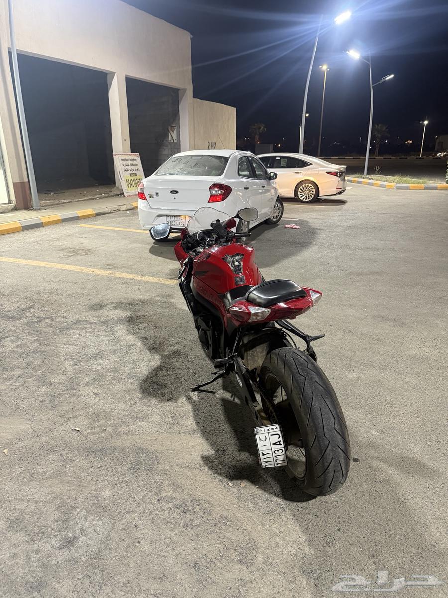 Suzuki 1000 motorcycle63224892829187111