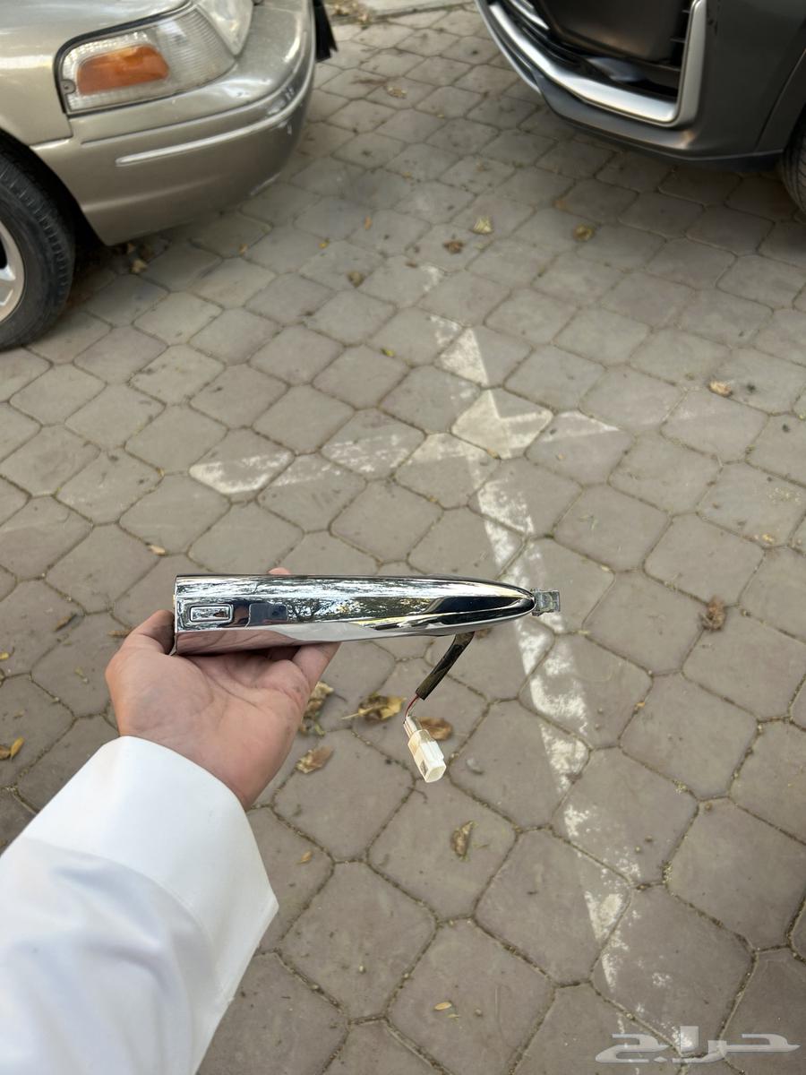 قزازة و مسكة باب مع بصمة التيما 202063218842498945113