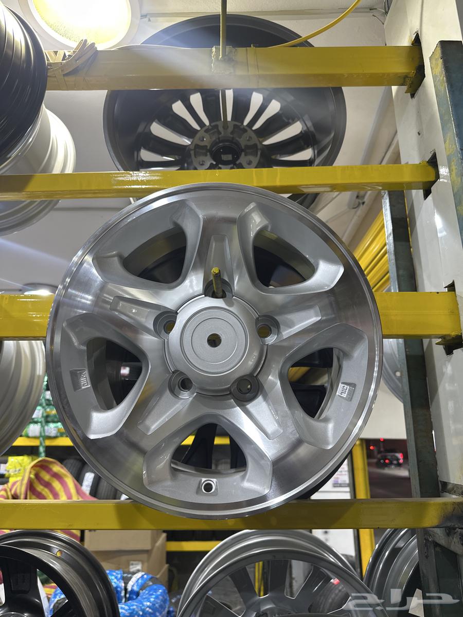 Original 16-inch alloy rims and fenders63220364240899113