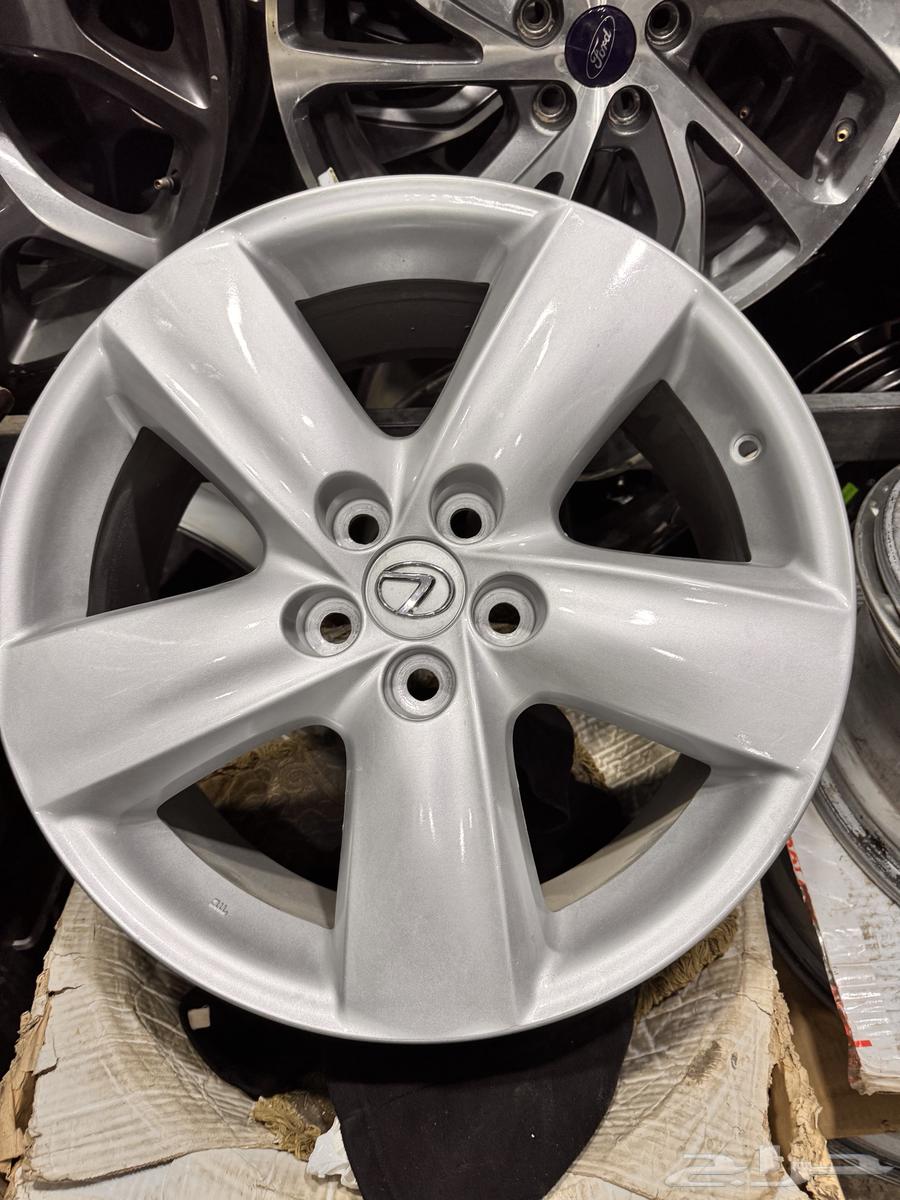 Original rims for Lexus 460, 2012 model, size 20, genuine and agency.63220360453123111
