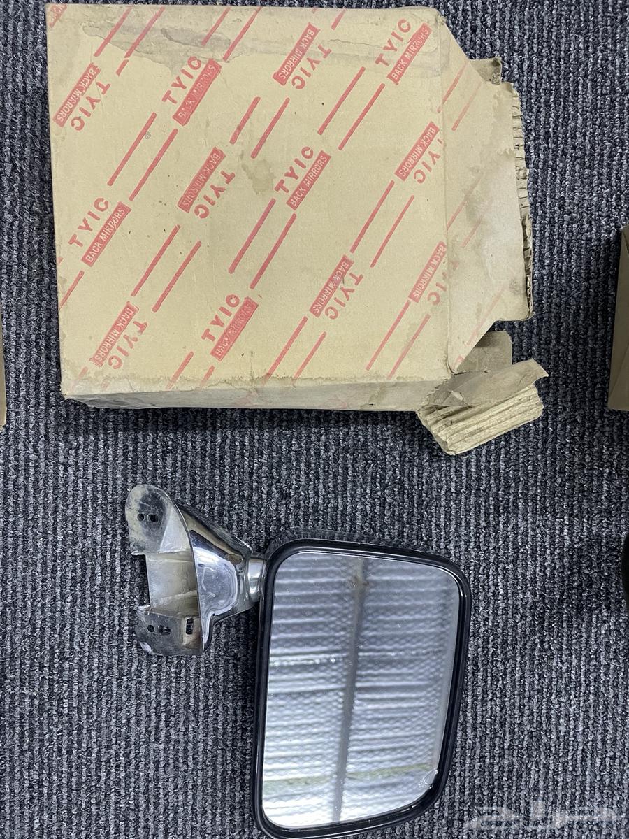 Old car spare parts door mirrors63221391287554113
