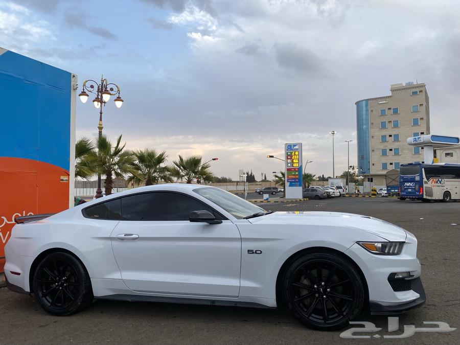 For sale: Ford Mustang GT Premium 2 2016, fully loaded, Shelby body kit, first owner63221881394689112