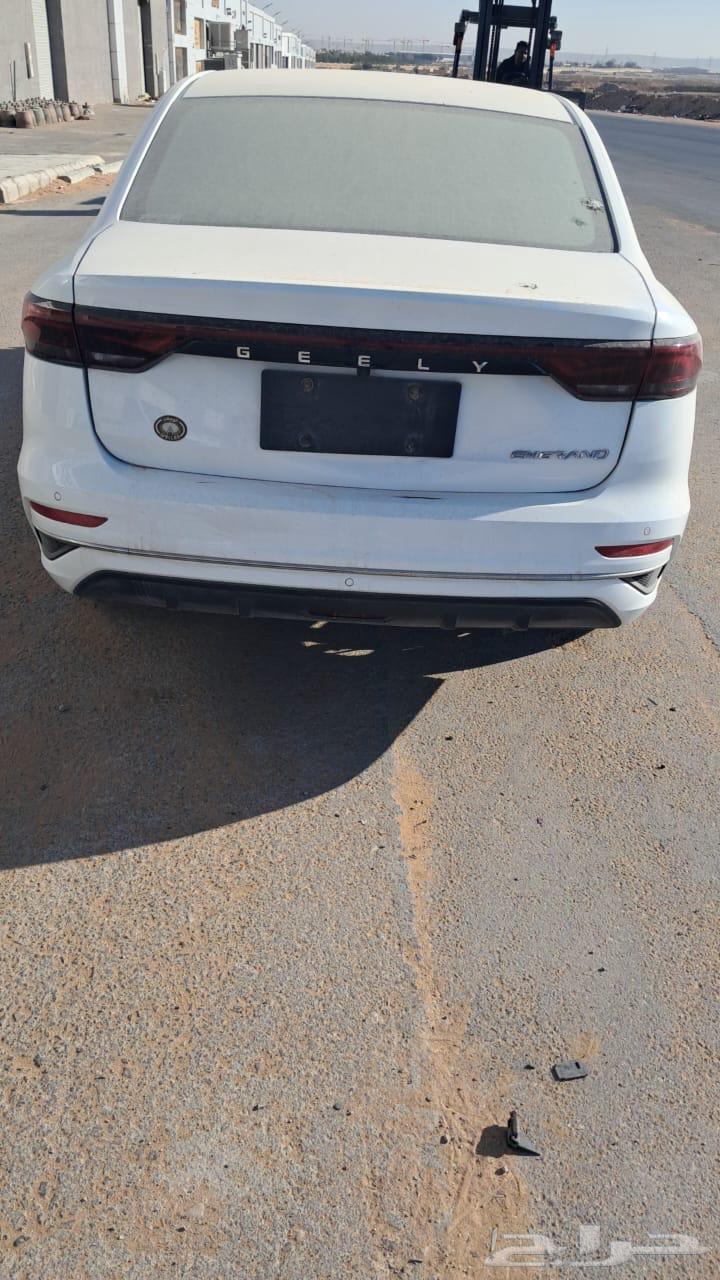 Dismantling of 2023 Jeep Grand Cherokee model63219379033985111