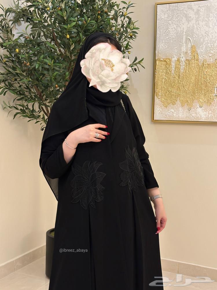 A new abaya with its bag from a designer63151176531971111
