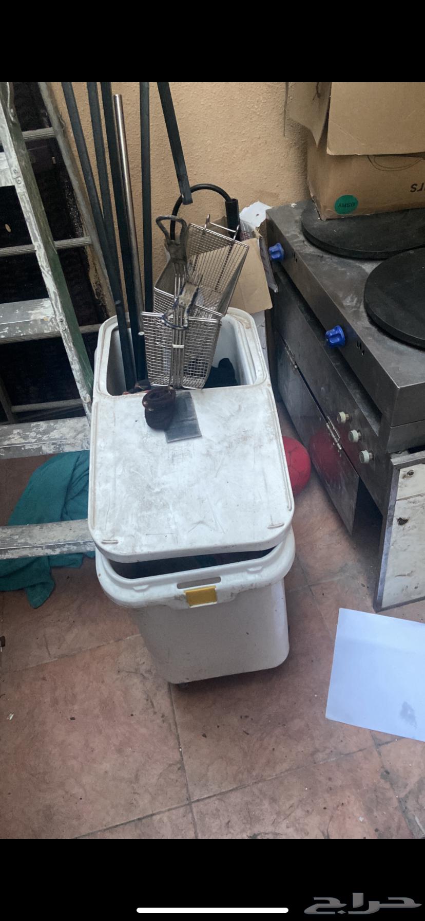 Crep iron  
Shawarma machine  
Baking trolley with shelves63150258300161111