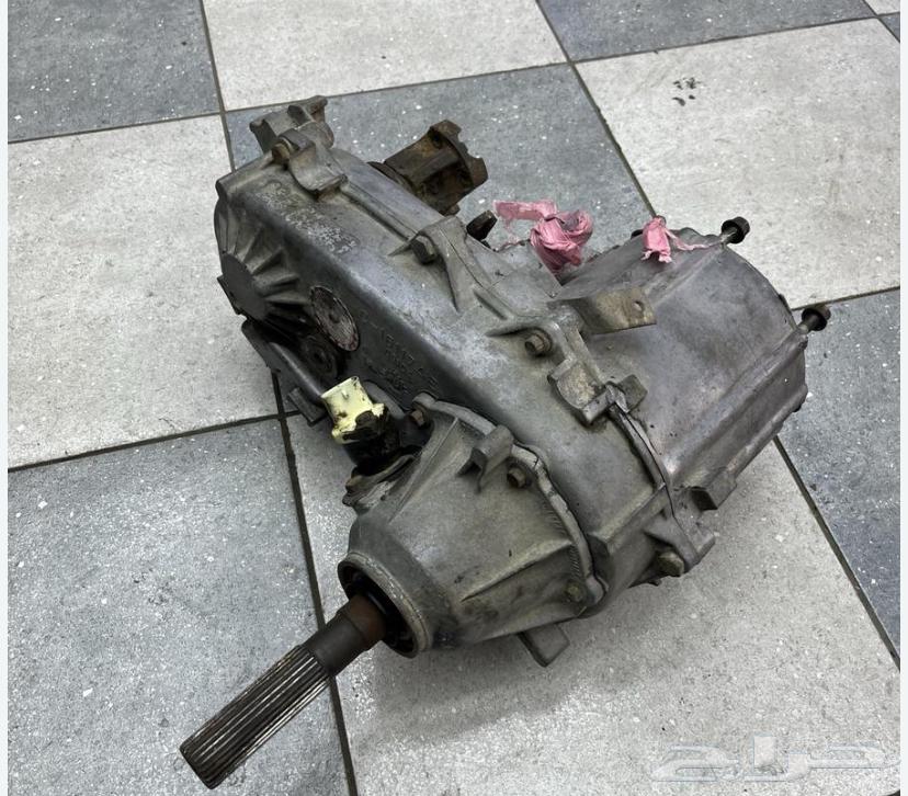 For sale, a complete Cherokee with a regular transmission63221870853121111