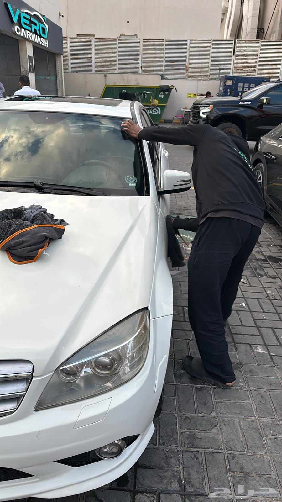 Mercedes C30063216387704835112
