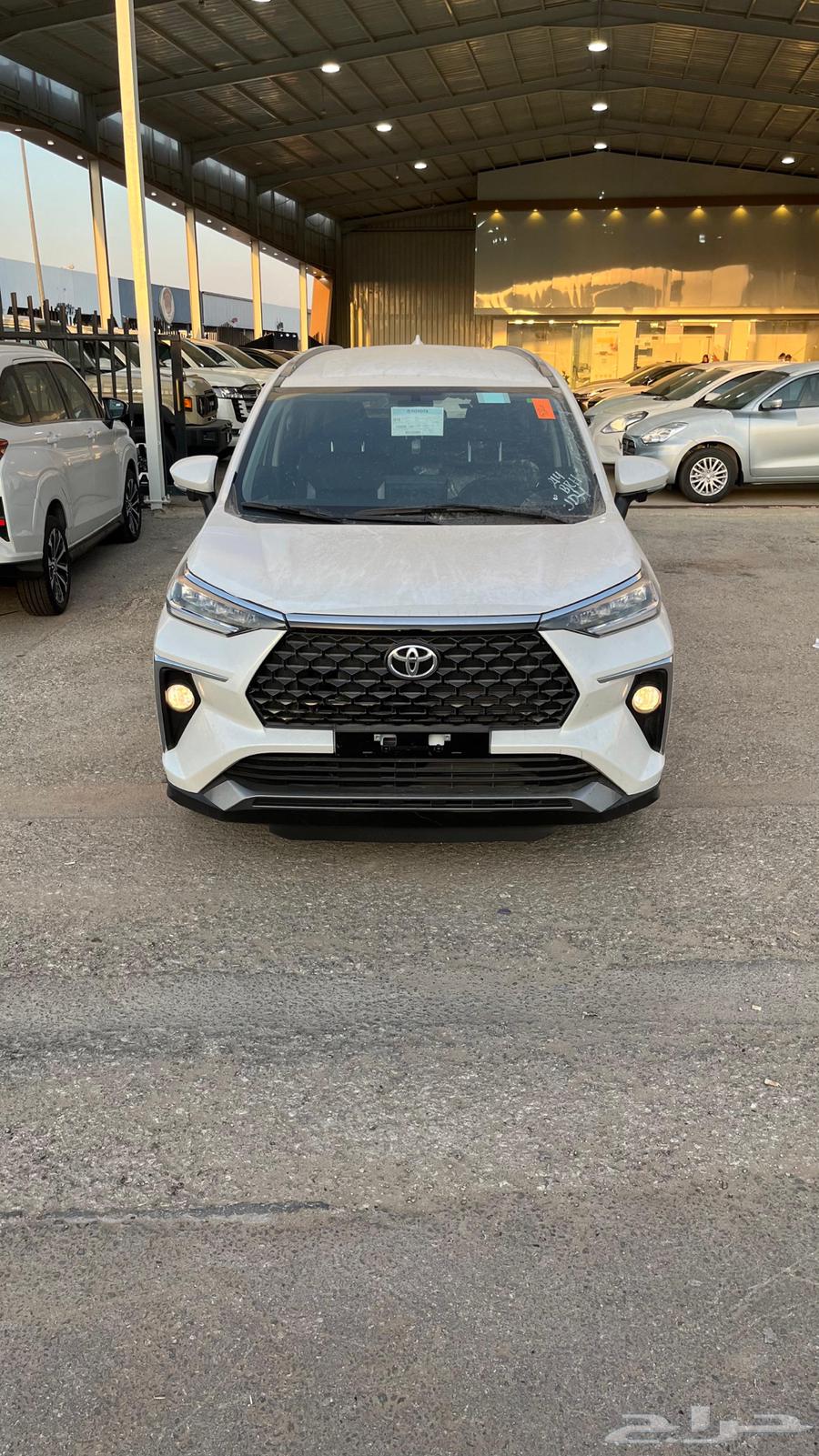 Toyota Veloz 2024 white and also available in gray63217867357571112
