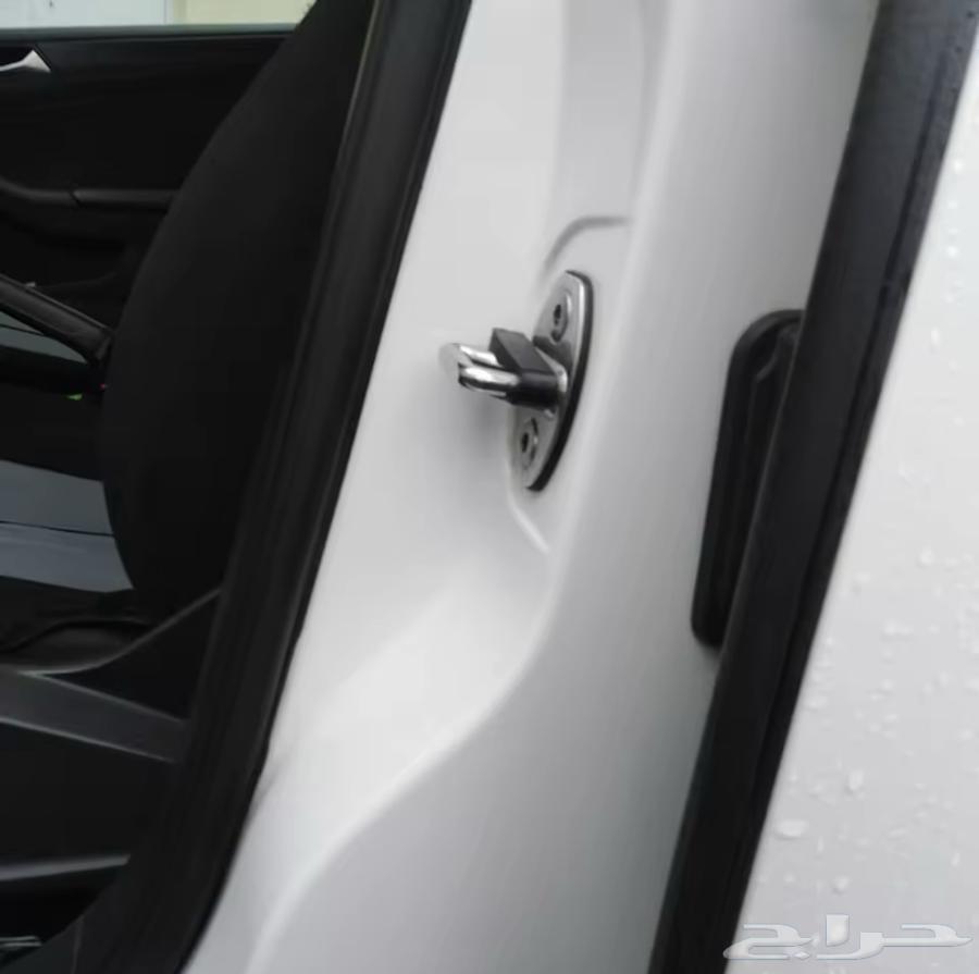 The door skin of the car is soundproof due to door issues or strong closure.63220881900547113