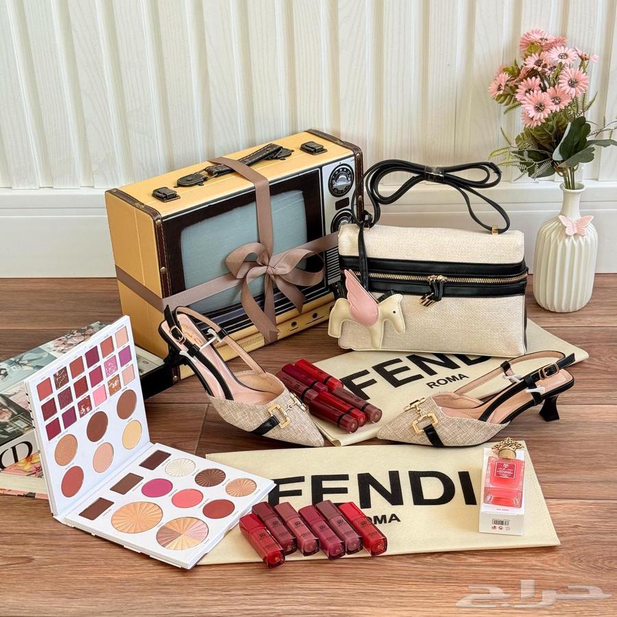 Show bag with shoes63145085387009111