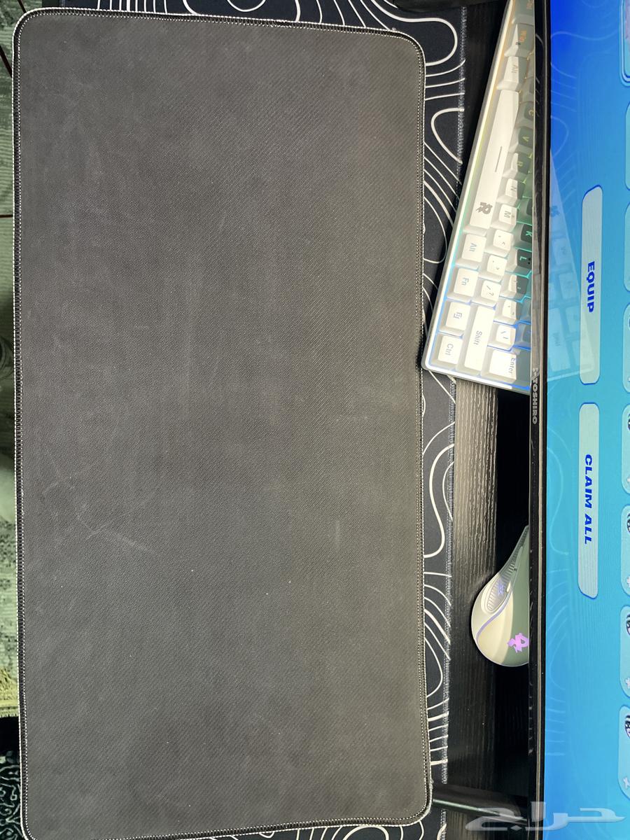 Black pad mouse with blue63146486895233111