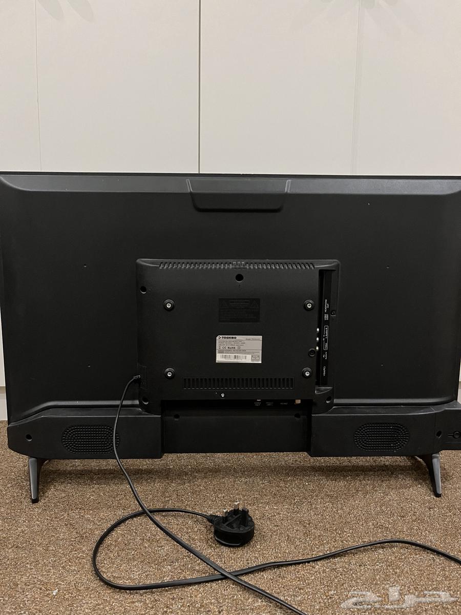 32-inch TOSHIRO screen, clean63218363449601111