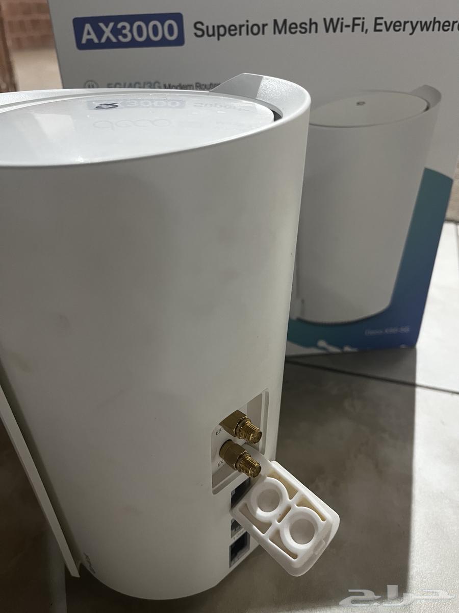 5G router with antenna mounted on it63146502867714111
