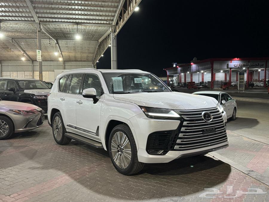 Lexus LX600 2025 BB interior red63216879247875111