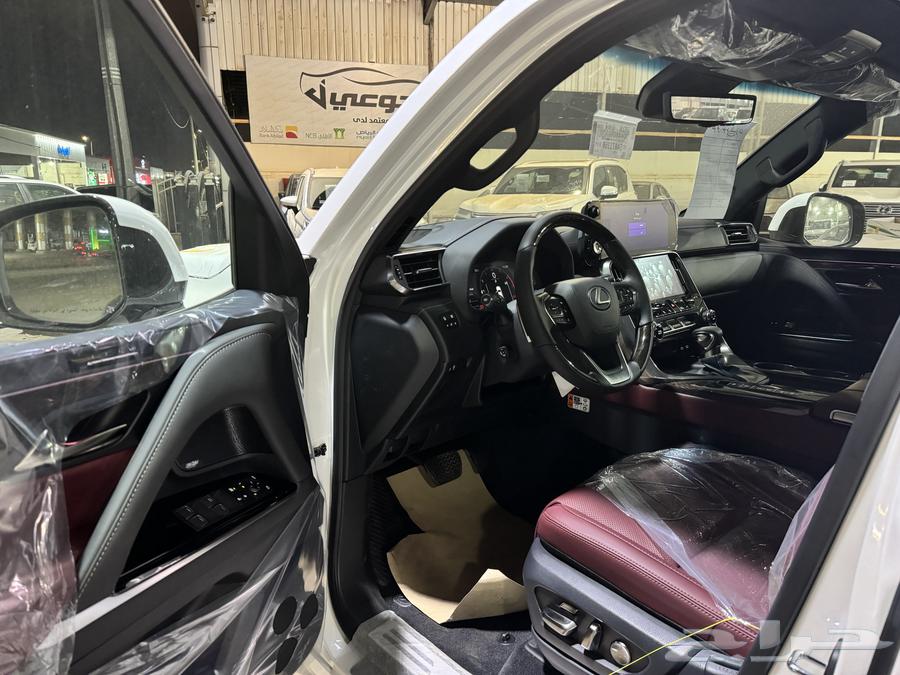 Lexus LX600 2025 BB interior red63216879247875114