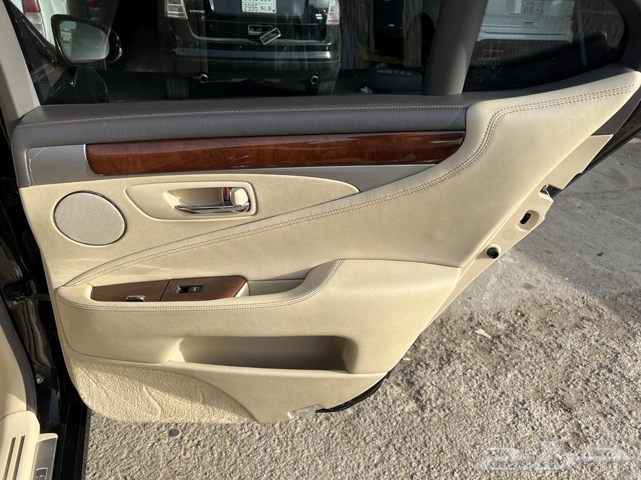 Lexus 460LS door decor and beige rim 201363216391448707112